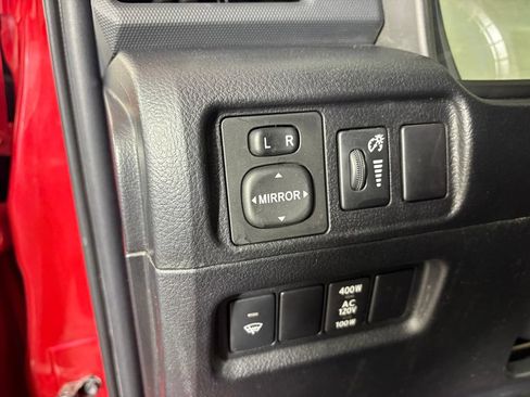 Used 2017 Toyota 4Runner TRD Off-Road Premium AWD/4WD image 13