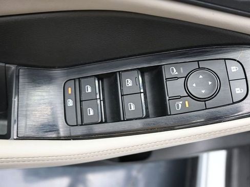 Used 2025 Nissan Rogue SV image 13