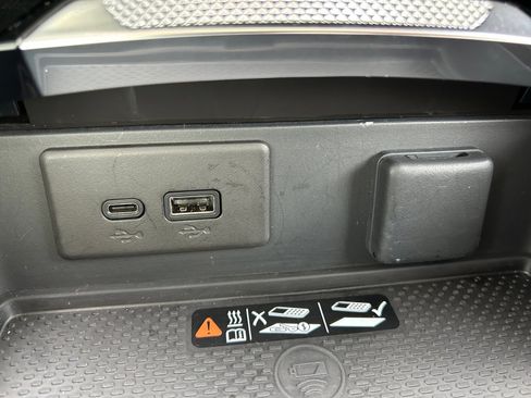 Used 2025 Buick Envision Avenir AWD/4WD image 19