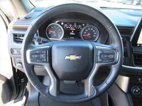 Used 2021 Chevrolet Tahoe Premier w/ Premium Package image 16