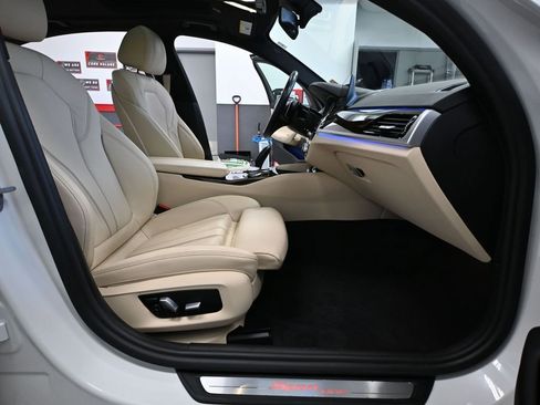 Used 2017 BMW 530i xDrive image 49