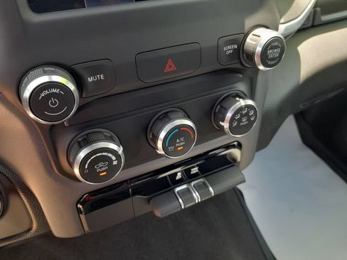 Used 2022 RAM 1500 Big Horn AWD/4WD image 23