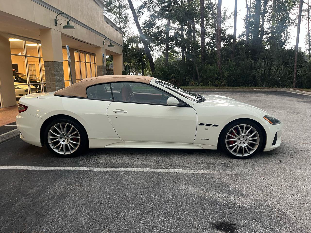 Used 2018 Maserati GranTurismo Sport RWD image 17
