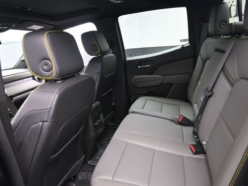 New 2026 Chevrolet Colorado ZR2 w/ Technology Package image 9