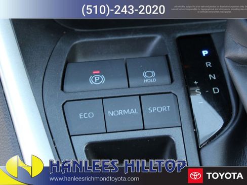Used 2025 Toyota RAV4 XLE FWD image 20