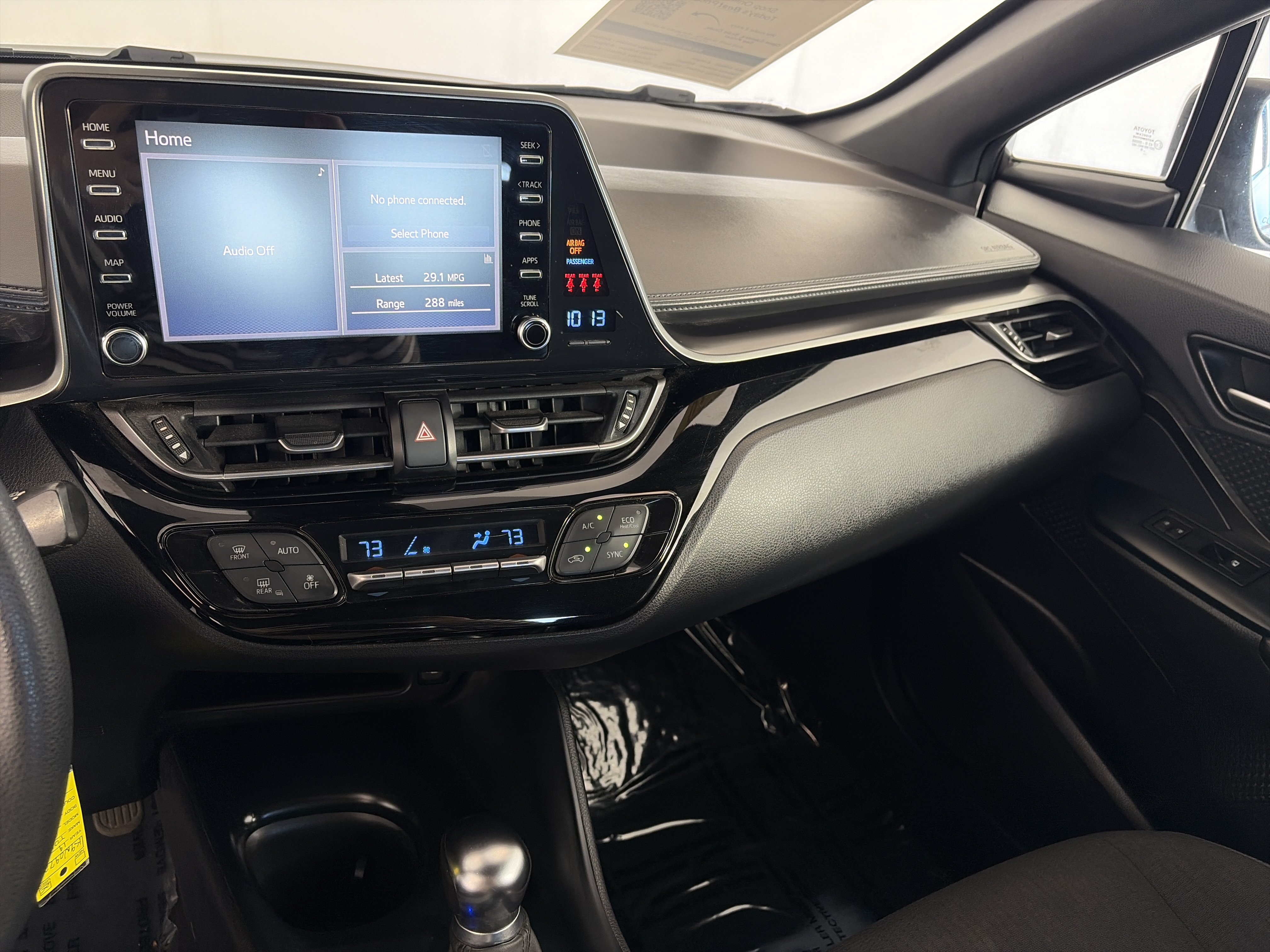 Used 2019 Toyota C-HR LE FWD image 4