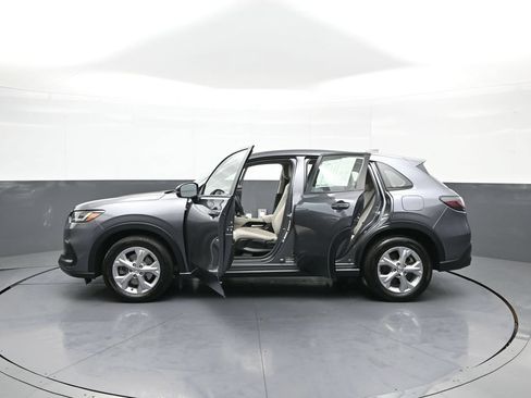 Used 2023 Honda HR-V LX image 41