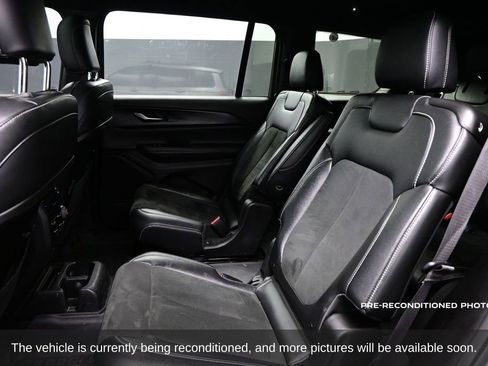 Used 2024 Jeep Grand Cherokee L Altitude AWD/4WD image 7