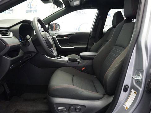 Used 2024 Toyota RAV4 SE image 8