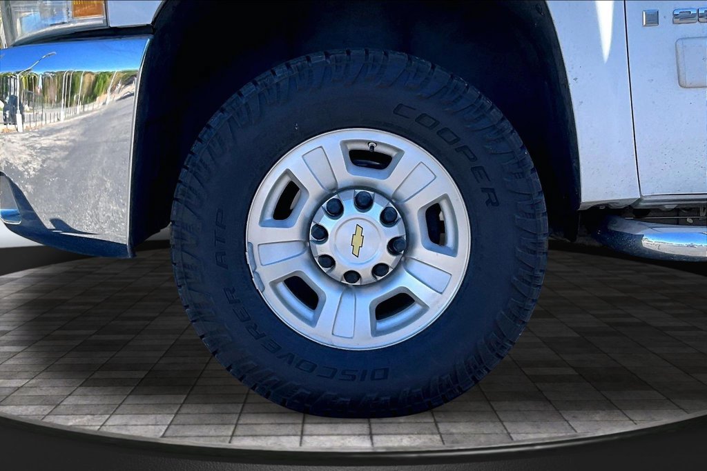 Used 2007 Chevrolet Silverado 2500 LT w/ 2LT Audio Package RWD image 31