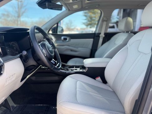 Used 2023 Kia Sorento SX image 16