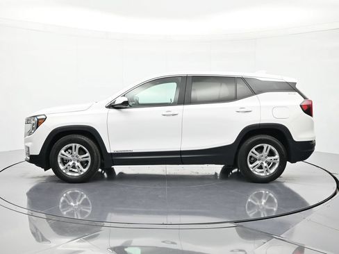 Used 2024 GMC Terrain SLE FWD image 8