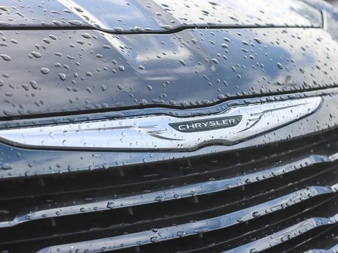 Used 2014 Chrysler 300 S image 11