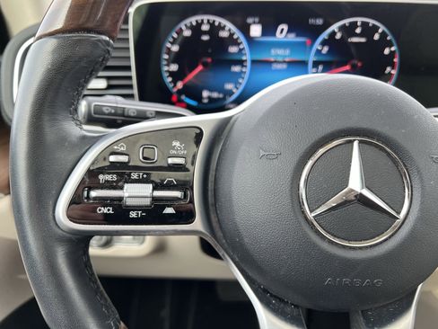 Certified 2022 Mercedes-Benz GLS 450 4MATIC image 19