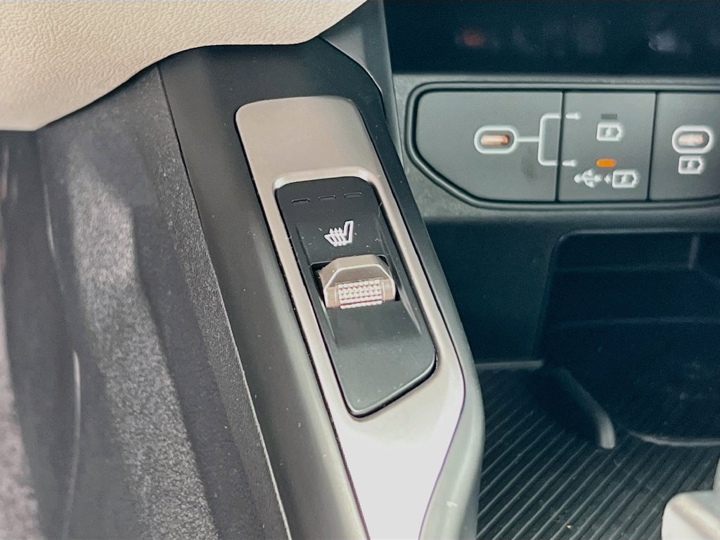 Used 2025 Kia Sorento S FWD image 20