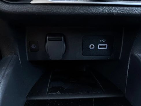Used 2025 Nissan Versa SV FWD image 23