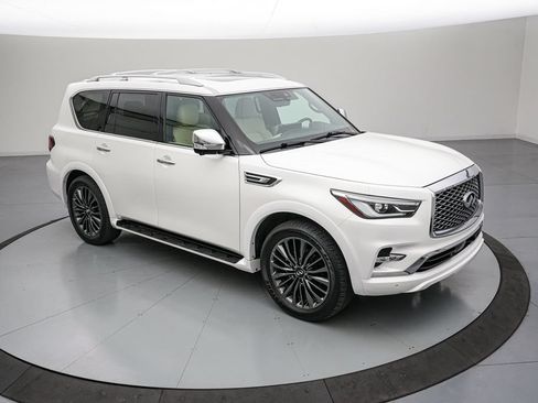Used 2024 INFINITI QX80 Sensory w/ Cargo Package AWD/4WD image 2