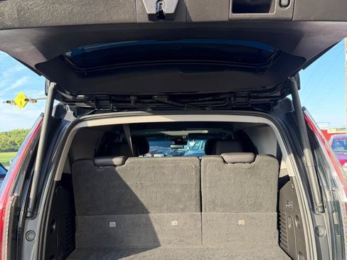 Used 2019 Cadillac Escalade Luxury AWD/4WD image 23