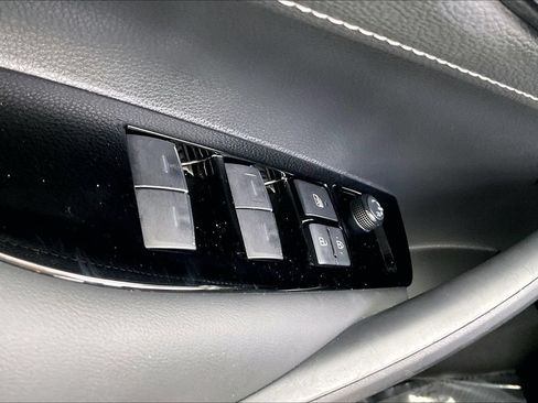 Used 2024 Toyota Corolla SE w/ SE Package FWD image 7