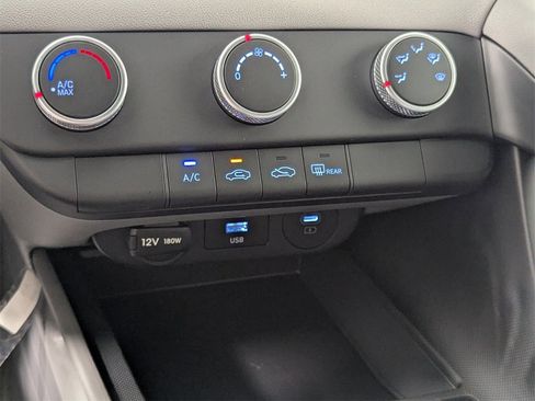 New 2025 Hyundai Elantra SE image 22