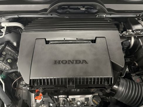 Used 2025 Honda Pilot TrailSport image 28