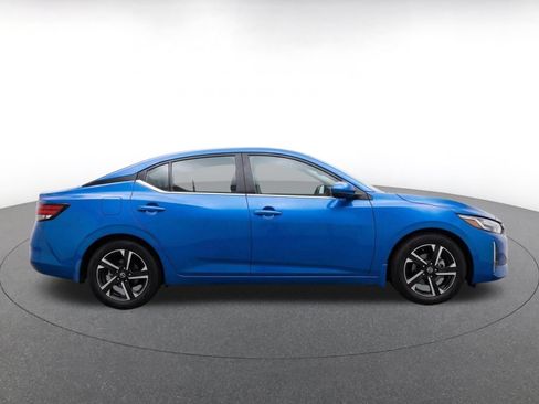 Used 2025 Nissan Sentra SV FWD image 10