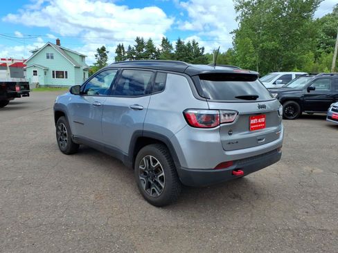 Used 2019 Jeep Compass Trailhawk AWD/4WD image 3