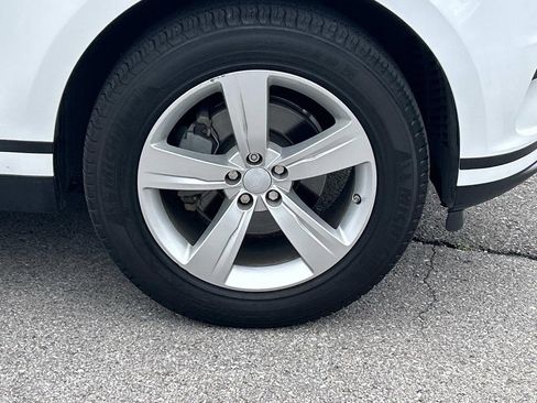 Used 2018 Land Rover Range Rover Velar S image 9