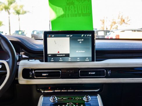 Used 2023 Lincoln Aviator Black Label w/ Jet Package image 13