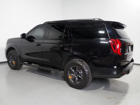 Used 2025 Ford Expedition Tremor image 8