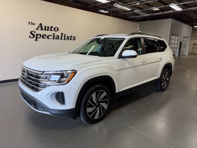 Used 2025 Volkswagen Atlas SE FWD image 1