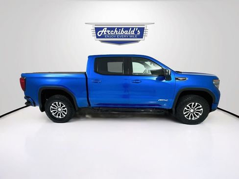 Used 2023 GMC Sierra 1500 AT4 w/ AT4 Premium Package AWD/4WD image 9