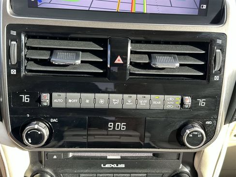 Used 2023 Lexus GX 460 Premium image 9