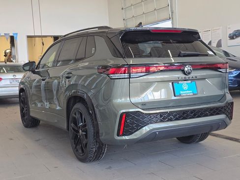New 2026 Volkswagen Tiguan SE R-Line FWD image 9
