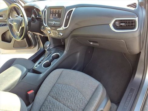 Used 2024 Chevrolet Equinox LT FWD image 16
