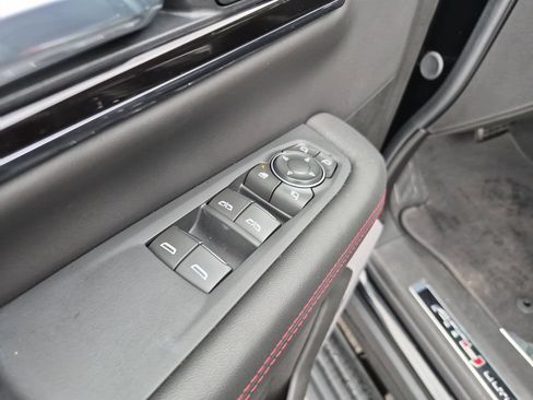 Certified 2025 GMC Yukon AT4 Ultimate AWD/4WD image 24