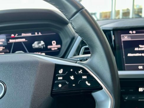 Used 2024 Audi Q4 e-tron Prestige image 20