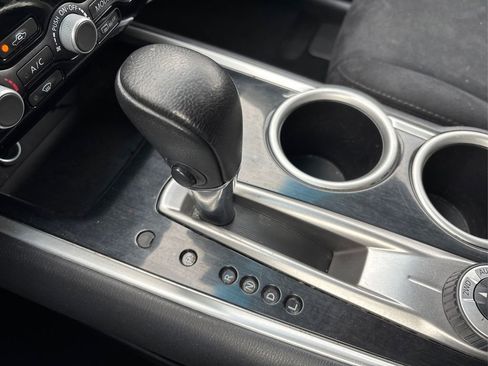 Used 2016 Nissan Pathfinder SV image 32