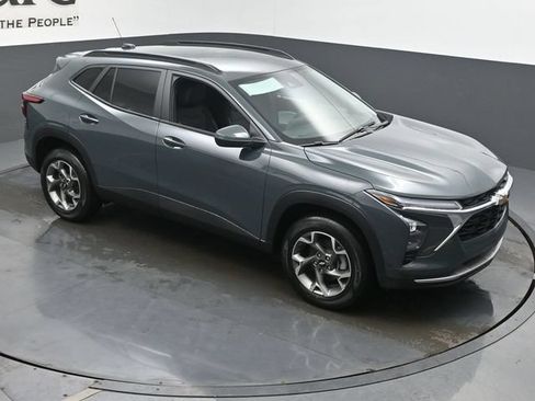 New 2026 Chevrolet Trax LT FWD image 26