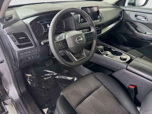 Used 2026 Nissan Rogue SV image 23