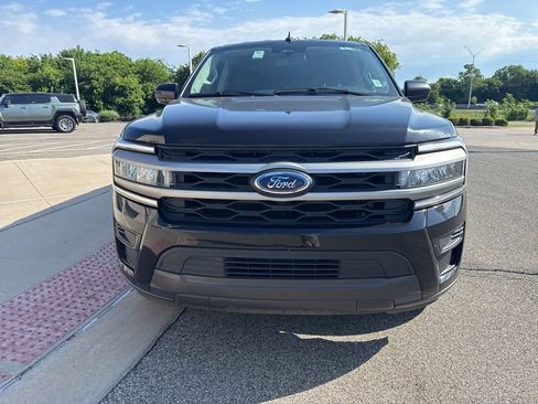 Used 2024 Ford Expedition XLT RWD image 2