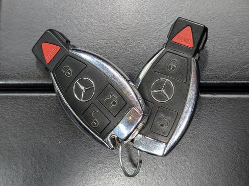 Used 2013 Mercedes-Benz SL 550 w/ Premium Pkg image 48