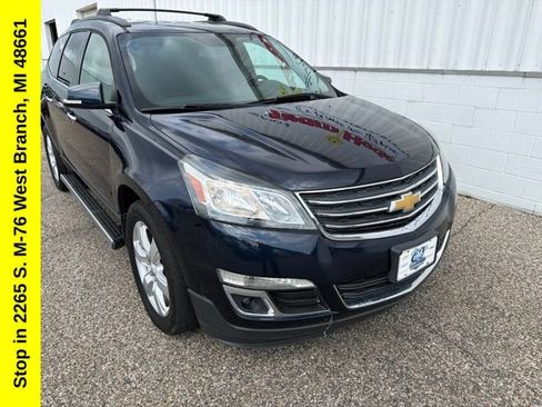 Used 2017 Chevrolet Traverse LT w/ Style and Technology Package FWD image 7
