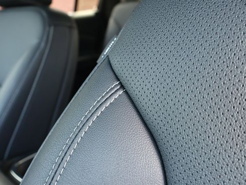 New 2026 Chevrolet Traverse LT w/ LPO, Floor Liner Package FWD image 10