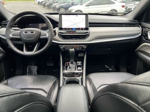 Used 2023 Jeep Compass Limited w/ Elite Group AWD/4WD image 13