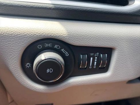 Certified 2023 Chrysler Pacifica Touring-L FWD image 67
