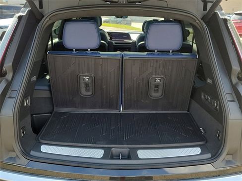 New 2026 Cadillac Vistiq Premium Luxury w/ LPO, Floor Liner Package image 27