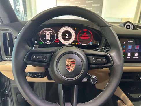 New 2026 Porsche Cayenne image 24
