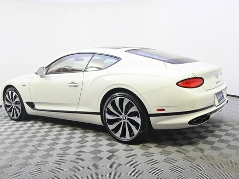 Used 2024 Bentley Continental GT image 3