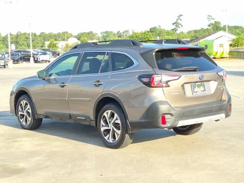 Used 2021 Subaru Outback Limited XT w/ Popular Package #2 AWD/4WD image 4